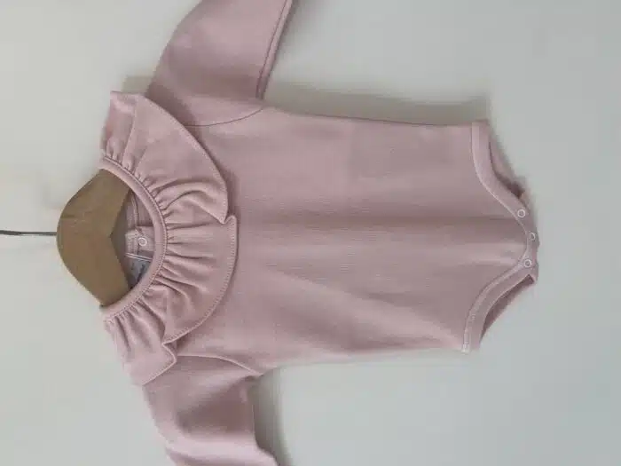 Babidu basis romper met grote roezel kraag oudroze