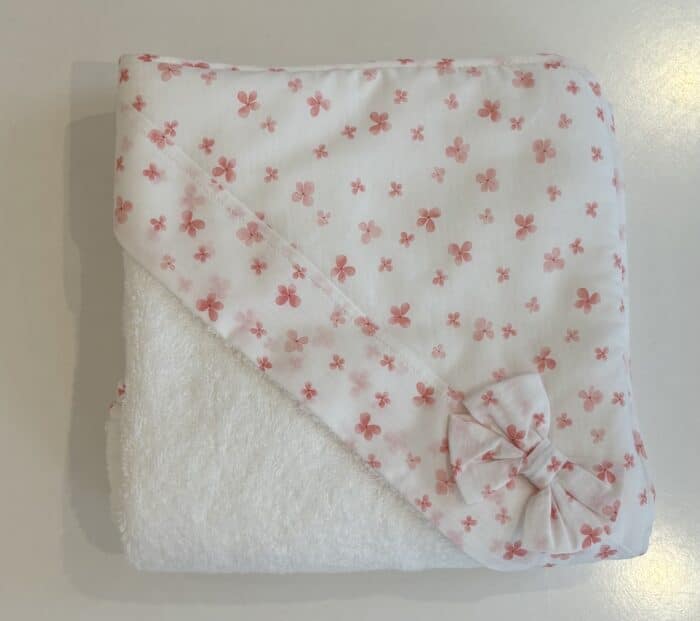 Baby gi badcape flowers wit